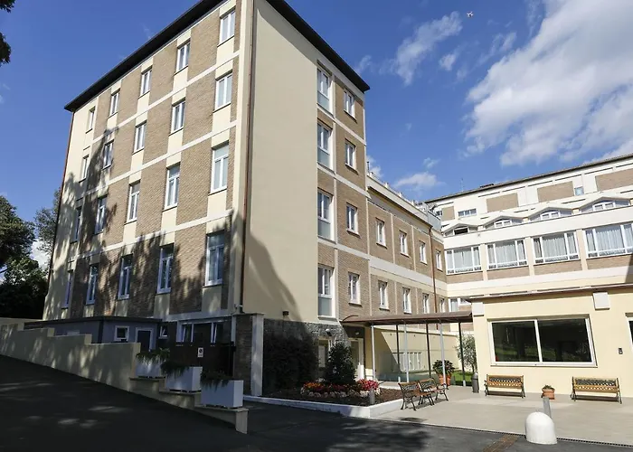 Casa Per Ferie San Juan De Avila Roma